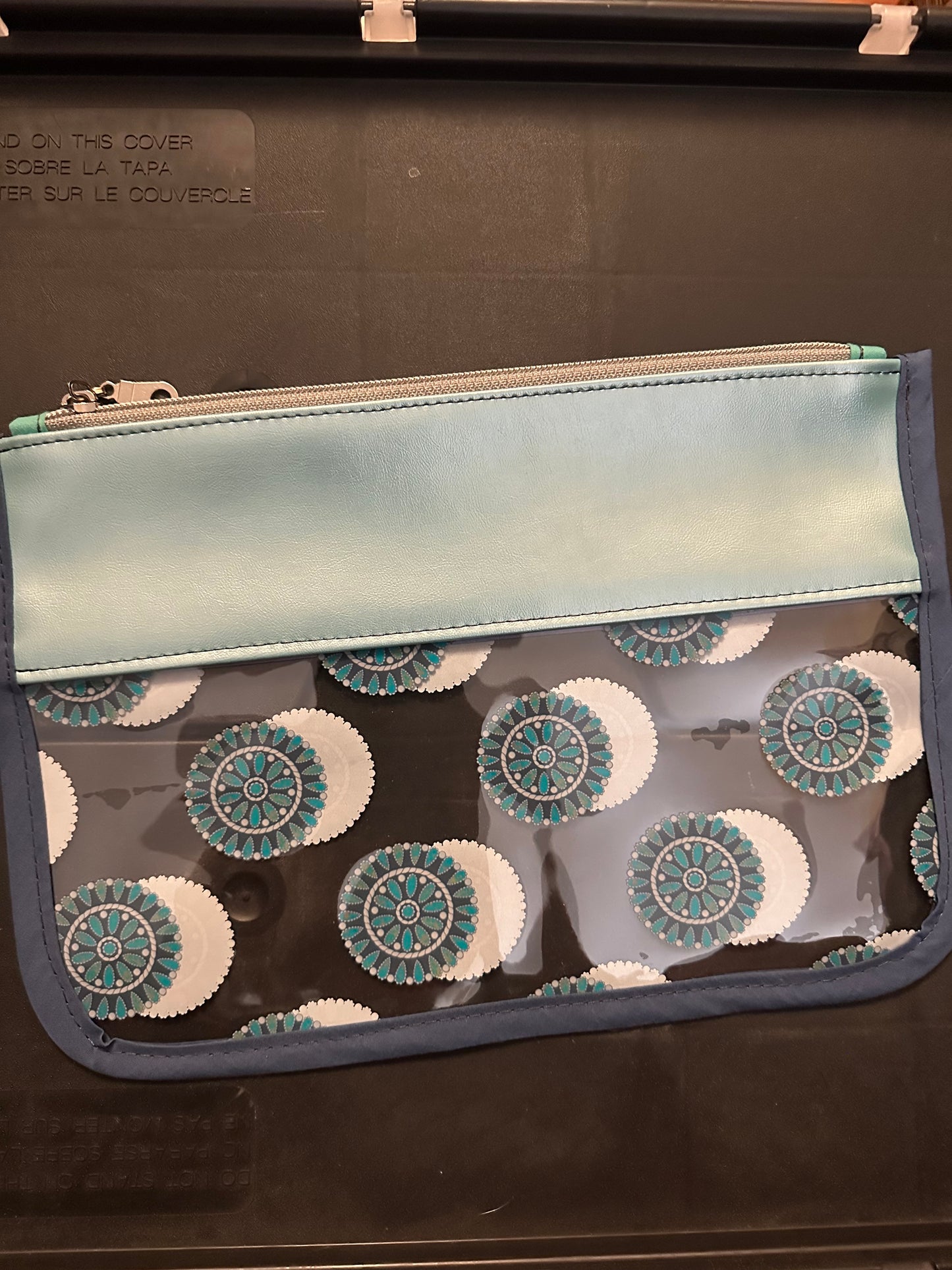 The Flat Clear Pouch