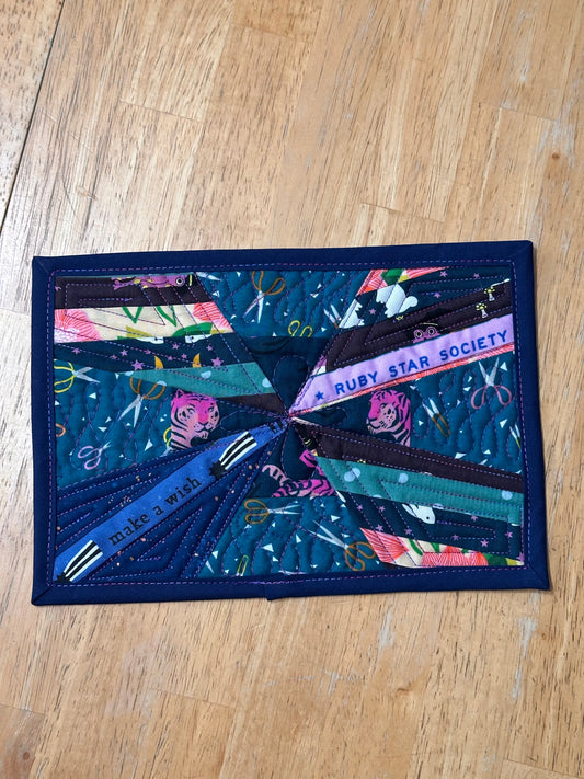 Mug rug - Tigers and Notions